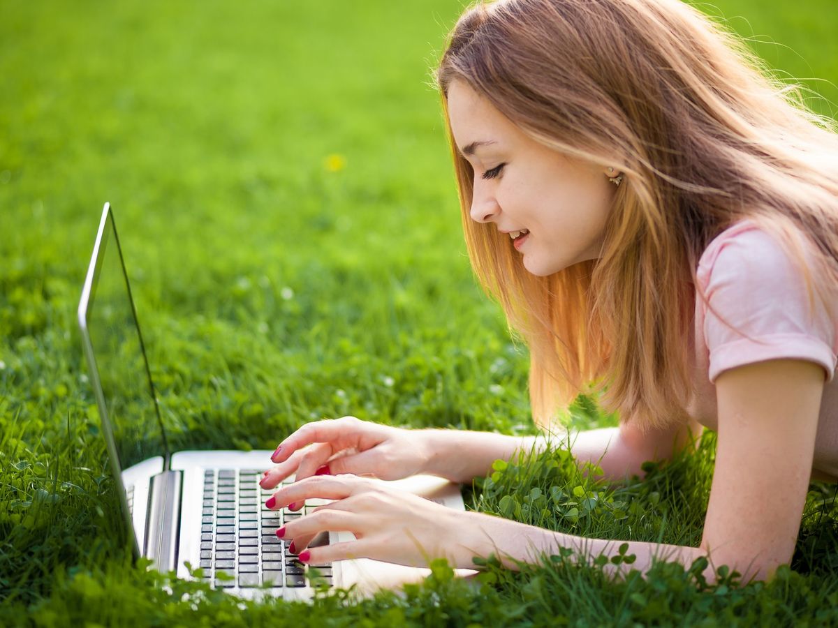 Jak edukacja ekologiczna online wpływa na nawyki segregacji odpadów